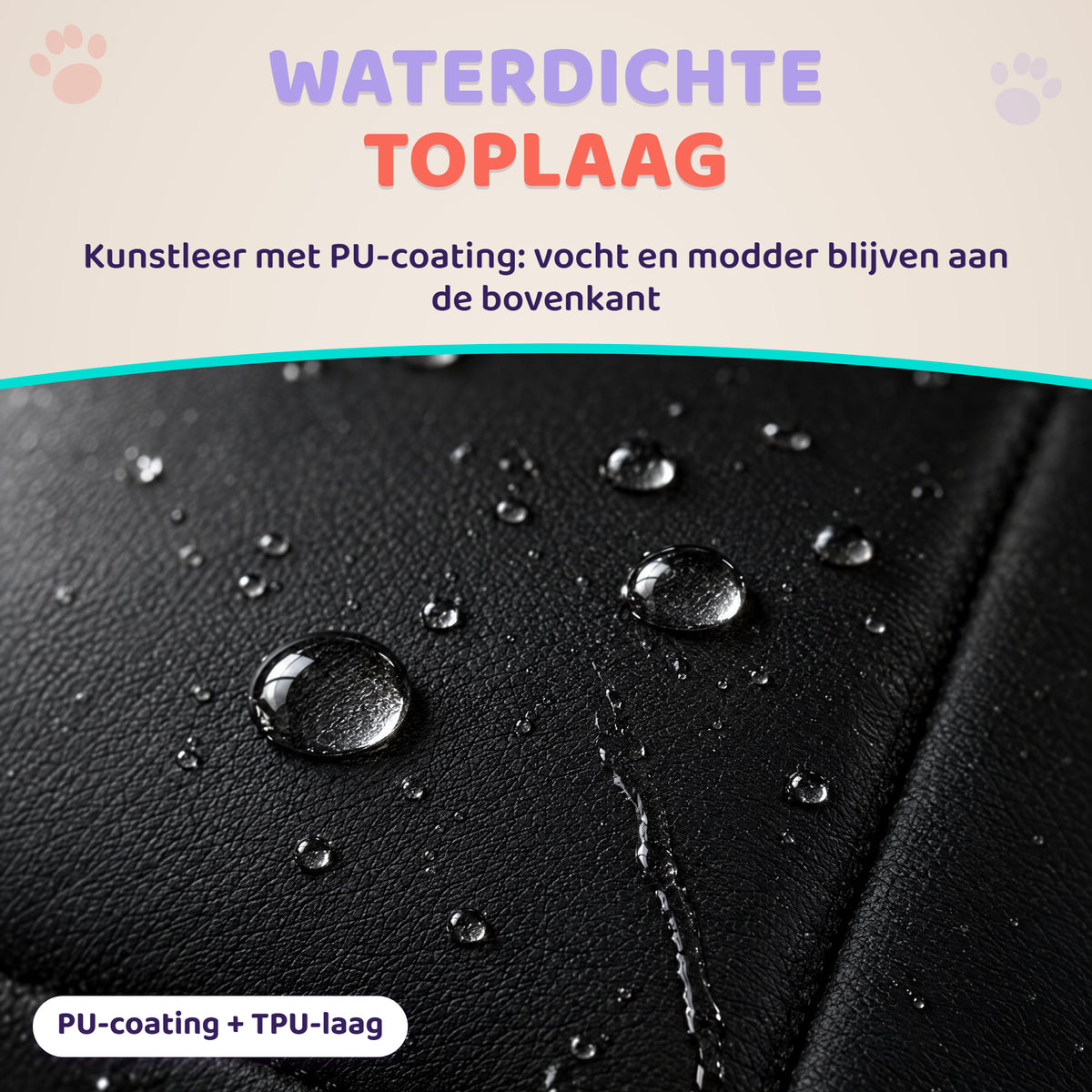 Waterdruppels op de waterdichte toplaag van kunstleer van de hondendeken voor de auto