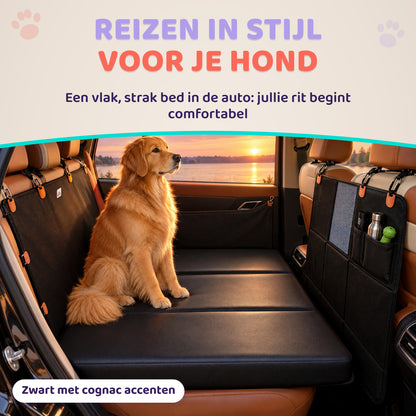 Golden retriever bij een meer op de zwarte hondendeken in de auto bij zonsondergang