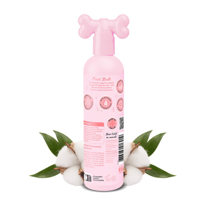 Achterkant van de Furst Bath puppyshampoo met etiket en ingredientenlijst