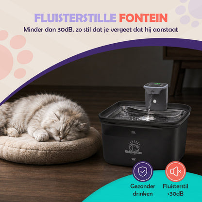 Fluisterstille kattenfontein van minder dan 30 dB met slapende kat ernaast